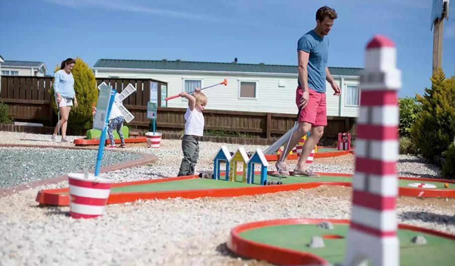 Blue Dolphin Holiday Park Gristhorpe 外观 照片