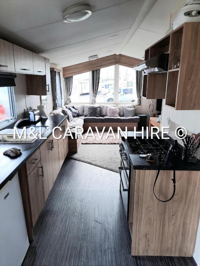 Blue Dolphin Holiday Park Gristhorpe 外观 照片