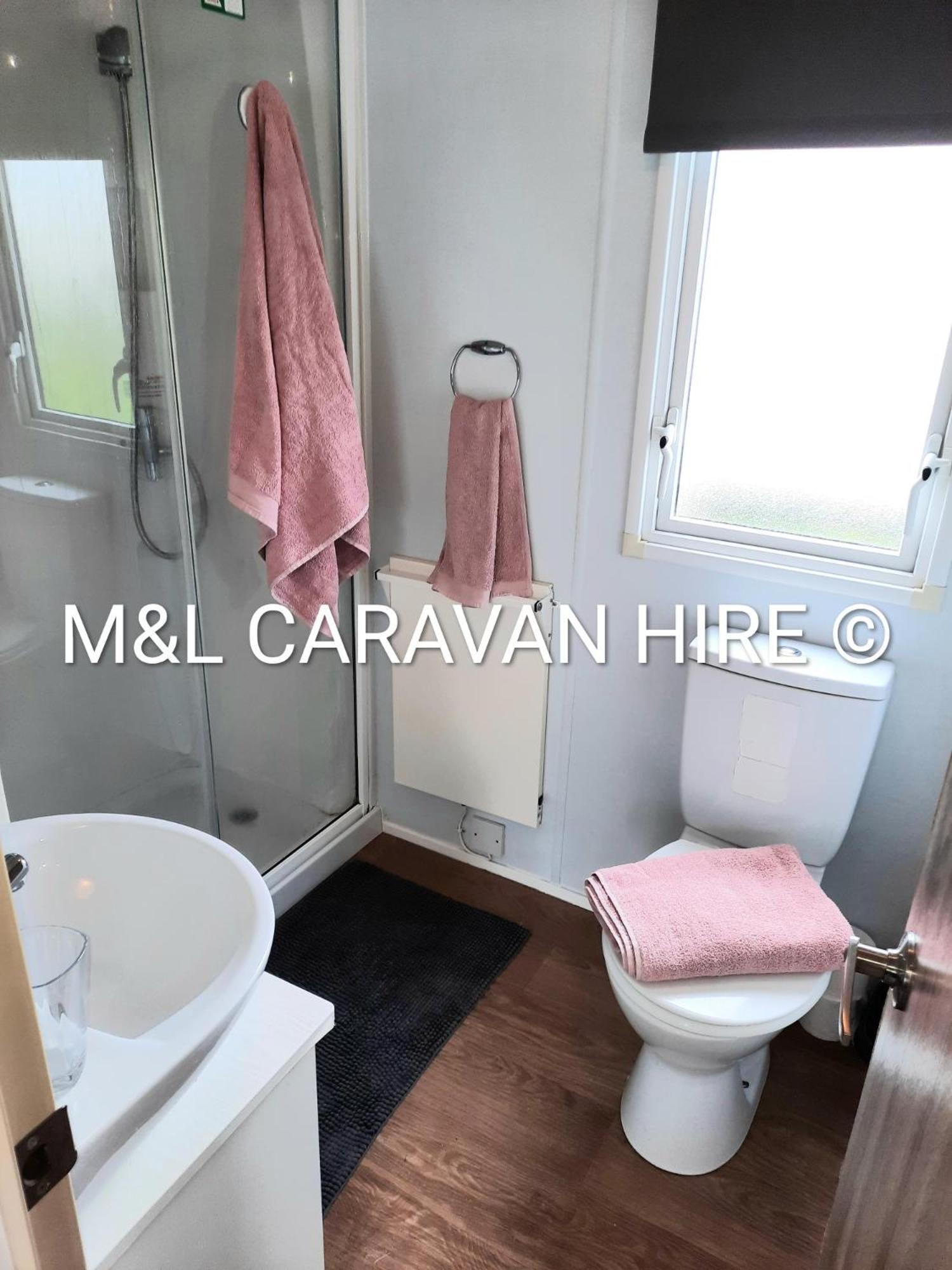 Blue Dolphin Holiday Park Gristhorpe 外观 照片